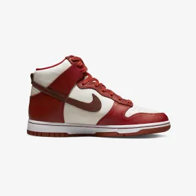 Nike | WMN'S DUNK HIGH LXX  { CINNABAR/MARS STONE-SAIL-WHITE