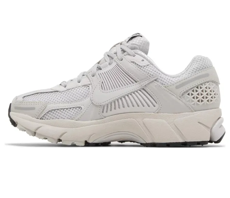 Women's Nike Zoom Vomero (White/Vast Grey)