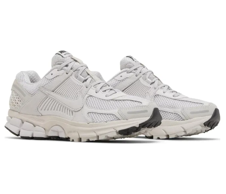 Women's Nike Zoom Vomero (White/Vast Grey)